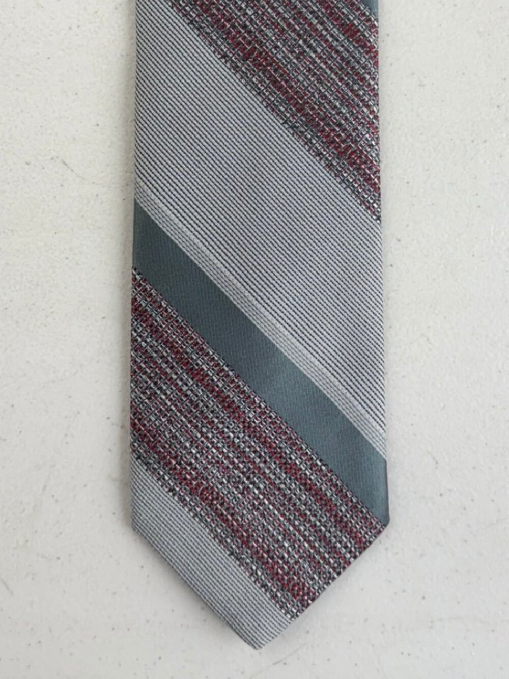Vintage 1960s Mens Striped Jacquard Tie Diagonal Prep School Necktie Gray/Red